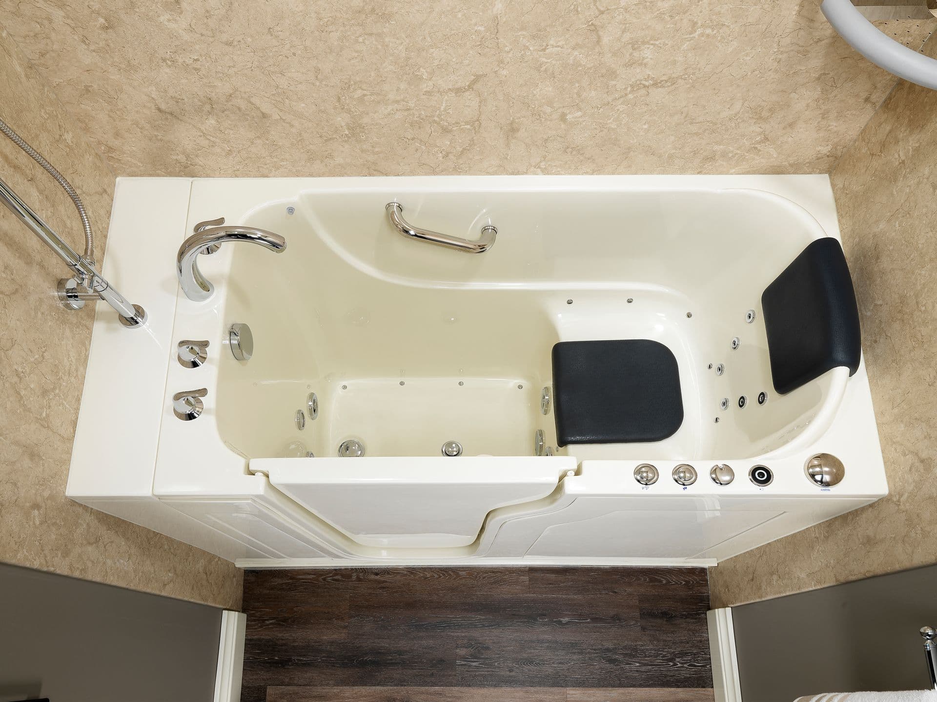 Walk-in bathtub installed in Milwaukee, WI home for safer bathing
