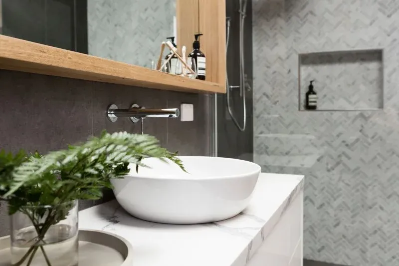 Newly replaced shower in Milwaukee, WI home by Empire Home Remodeling, showing updated bathroom features